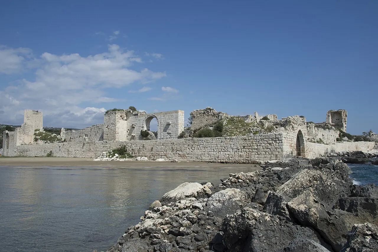 Korykos Antik Kara Kalesi — Mersin Kızkalesi'nde antik liman kenti